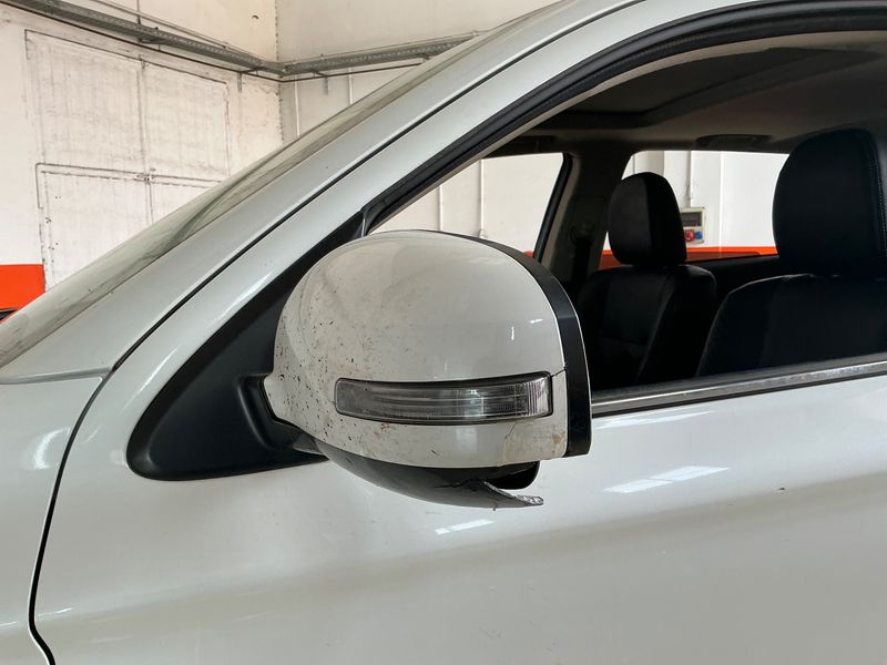 Mitsubishi Outlander 2.0 PHEV Kaiteki 4WD 2015 – снимка 25