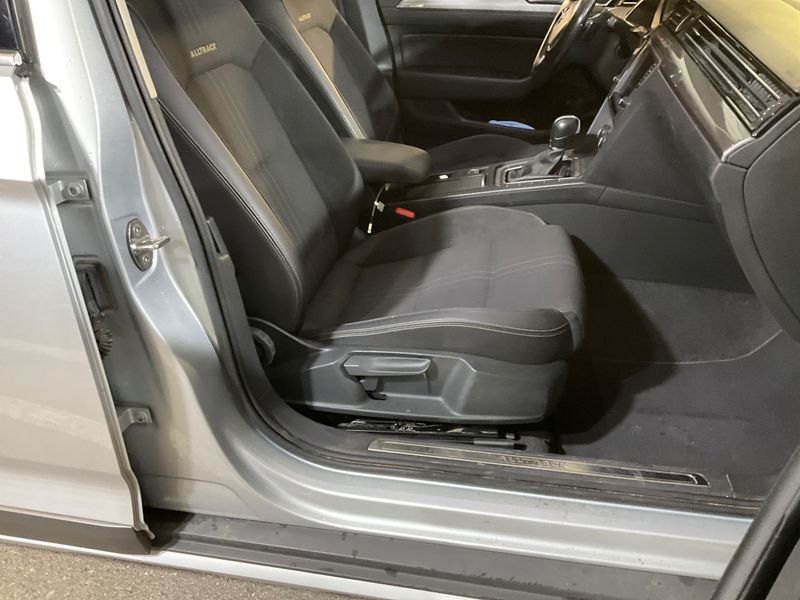 Volkswagen Passat Alltrack 2.0 TSI 4Motion BlueMotion Tech 2017 – снимка 36