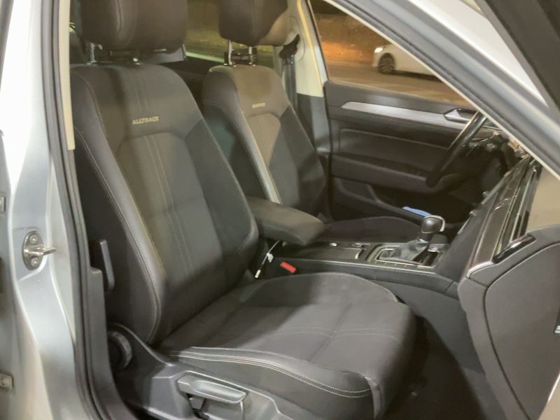 Volkswagen Passat Alltrack 2.0 TSI 4Motion BlueMotion Tech 2017 – снимка 16