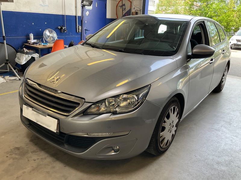 Peugeot 308 1.6 Blue-HDi Business-Line 2014 – снимка 1