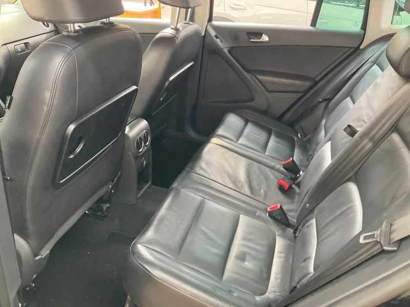 Volkswagen Tiguan 2.0 TSI Track & Field 4Motion 2010 – снимка 32
