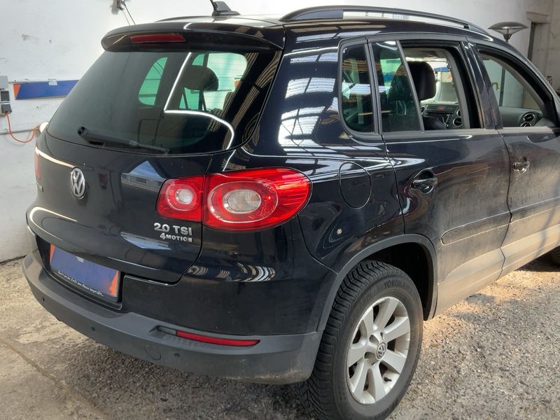 Volkswagen Tiguan 2.0 TSI Track & Field 4Motion 2010 – снимка 8