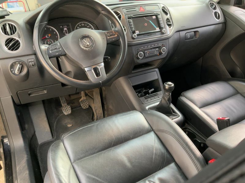Volkswagen Tiguan 2.0 TSI Track & Field 4Motion 2010 – снимка 17