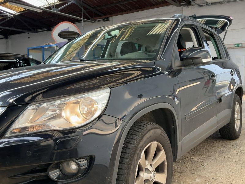 Volkswagen Tiguan 2.0 TSI Track & Field 4Motion 2010 – снимка 2