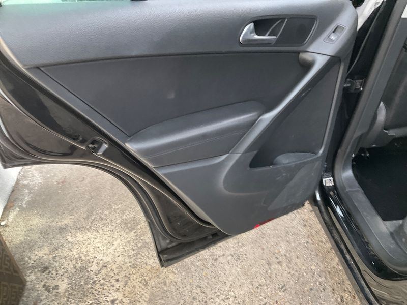 Volkswagen Tiguan 2.0 TSI Track & Field 4Motion 2010 – снимка 26