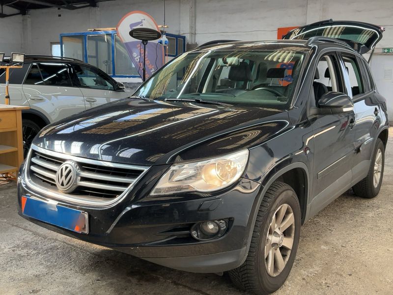 Volkswagen Tiguan 2.0 TSI Track & Field 4Motion 2010 – снимка 1