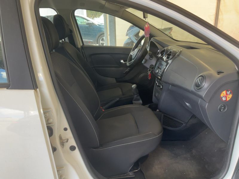 Dacia Sandero 1.0 SCe Streetway Comfort 2018 – снимка 16