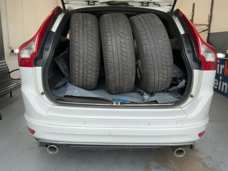 Volvo XC60 2.0 D4 Summum 2WD 2015 – снимка 16