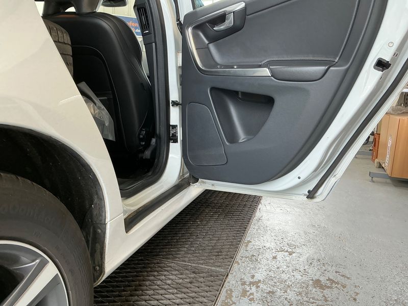Volvo XC60 2.0 D4 Summum 2WD 2015 – снимка 25