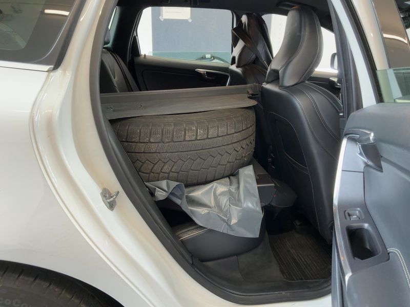 Volvo XC60 2.0 D4 Summum 2WD 2015 – снимка 20