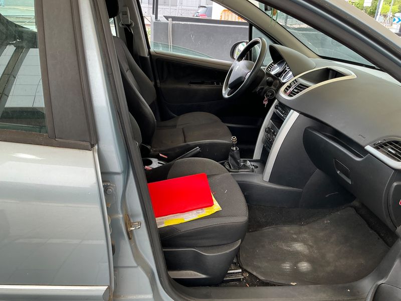 Peugeot 207 1.4 Confort 2012 – снимка 3