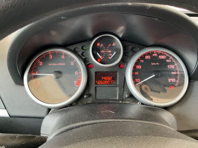 Peugeot 207 1.4 Confort 2012 – снимка 4