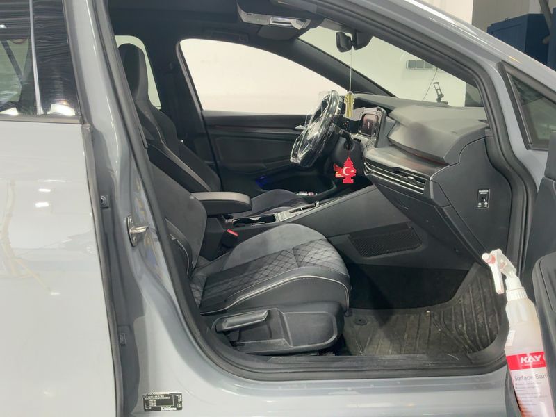 Volkswagen Golf VIII 2.0 TDI R-Line 2021 – снимка 16