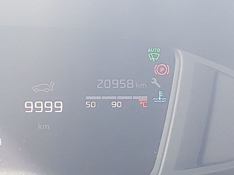 Peugeot 2008 1.2 PureTech Allure 2025 – снимка 12