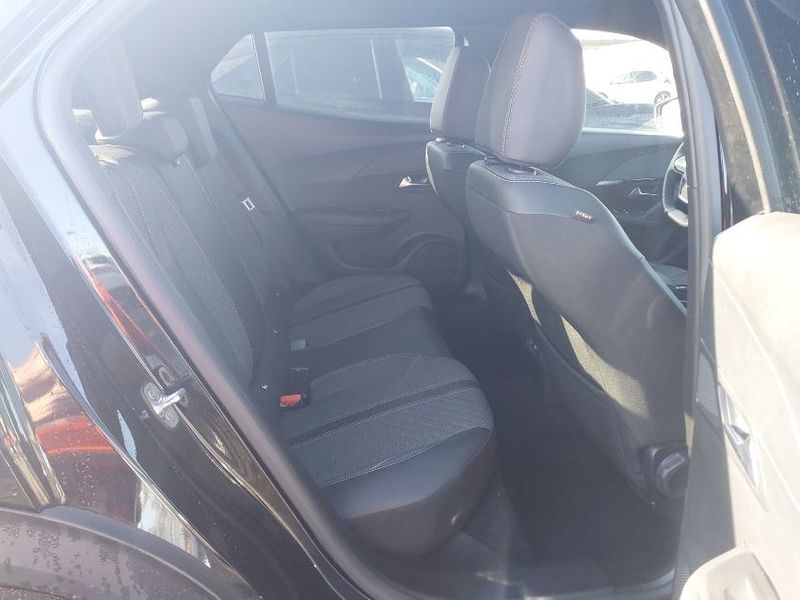 Peugeot 2008 1.2 PureTech Allure 2025 – снимка 13