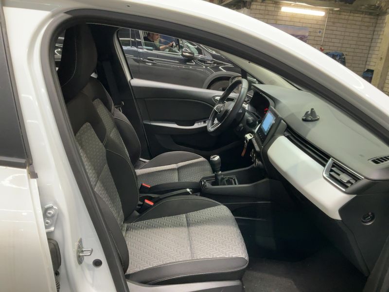 Renault Clio 1.0 TCe Evolution 2023 – снимка 16