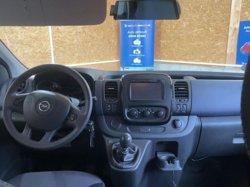 Opel Vivaro 1.6 CDTI Biturbo Combi L1H1 2,7t 2017 – снимка 17