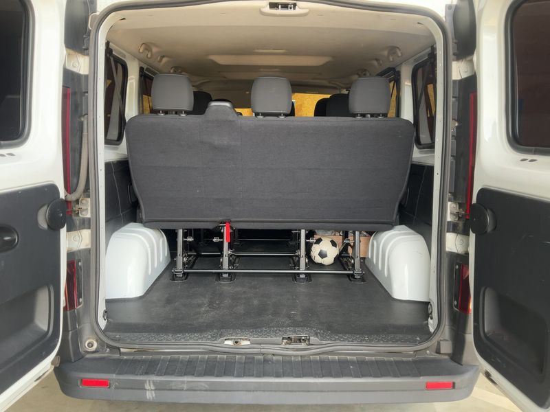 Opel Vivaro 1.6 CDTI Biturbo Combi L1H1 2,7t 2017 – снимка 15