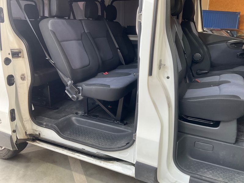 Opel Vivaro 1.6 CDTI Biturbo Combi L1H1 2,7t 2017 – снимка 24