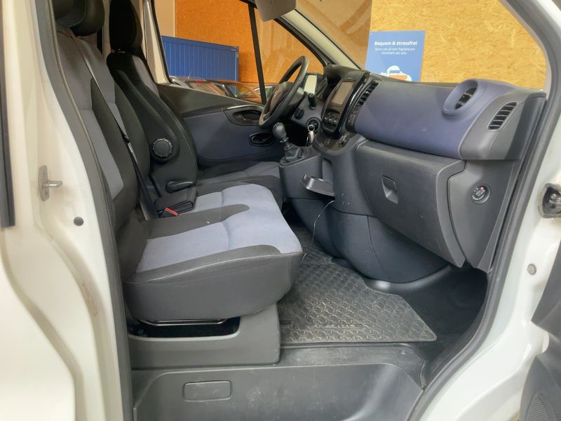 Opel Vivaro 1.6 CDTI Biturbo Combi L1H1 2,7t 2017 – снимка 16