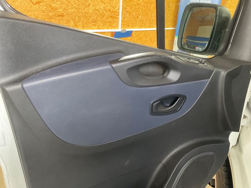 Opel Vivaro 1.6 CDTI Biturbo Combi L1H1 2,7t 2017 – снимка 29