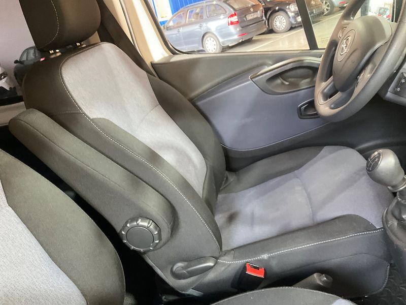 Opel Vivaro 1.6 CDTI Biturbo Combi L1H1 2,7t 2017 – снимка 23