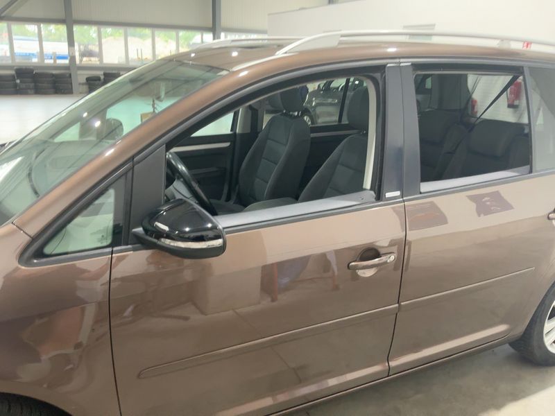 Volkswagen Touran 1.6 TDI Style 2011 – снимка 4