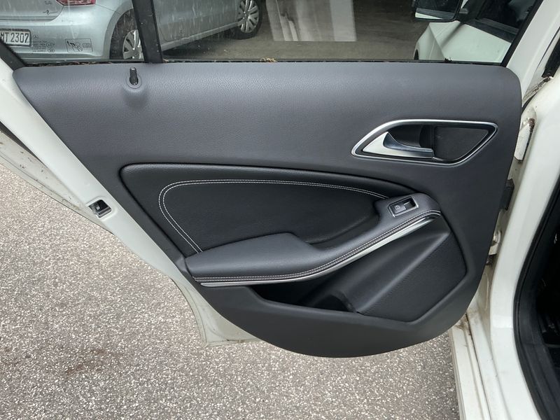 Mercedes-Benz A-Klasse A 180 BlueEfficiency Urban 2013 – снимка 28