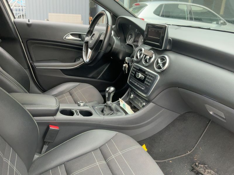 Mercedes-Benz A-Klasse A 180 BlueEfficiency Urban 2013 – снимка 16