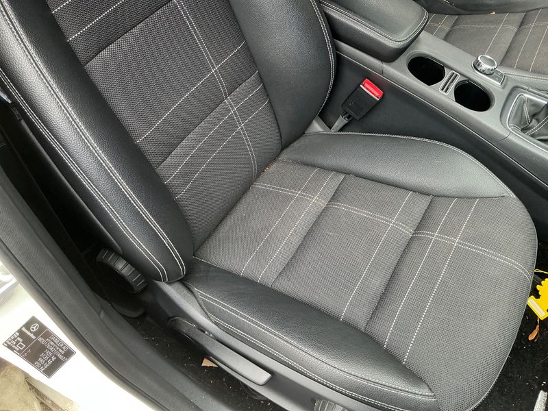 Mercedes-Benz A-Klasse A 180 BlueEfficiency Urban 2013 – снимка 26