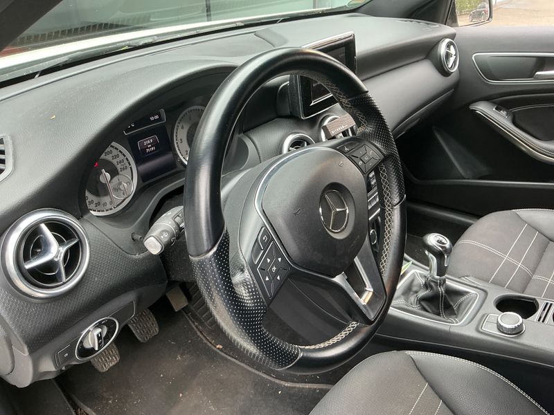 Mercedes-Benz A-Klasse A 180 BlueEfficiency Urban 2013 – снимка 30