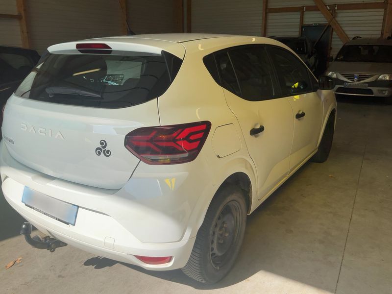 Dacia Sandero 1.0 TCe Essential 2022 – снимка на щета