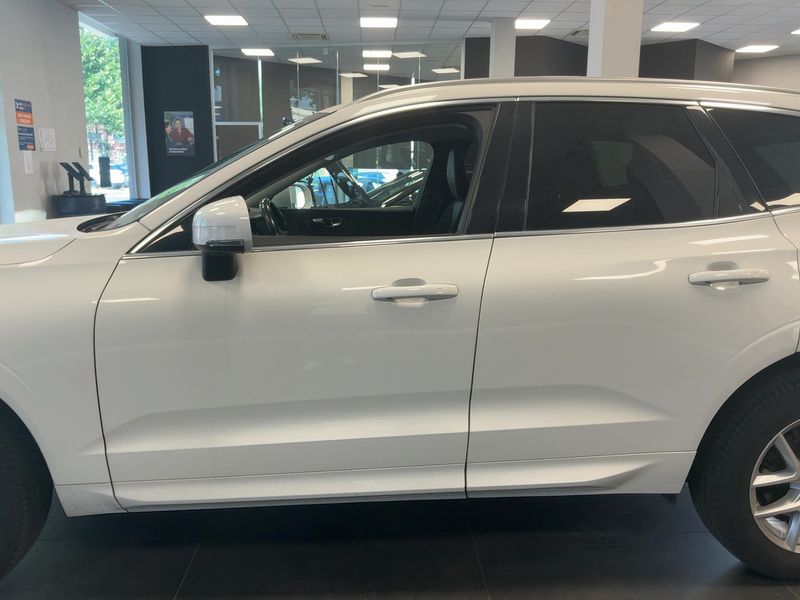 Volvo XC60 2.0 B4 Diesel Mild-Hybrid Momentum Pro AWD 2020 – снимка 4