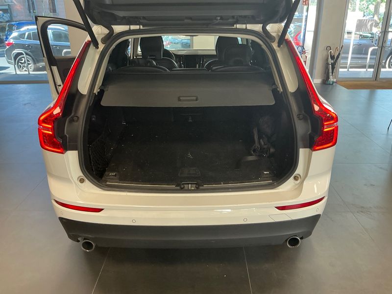 Volvo XC60 2.0 B4 Diesel Mild-Hybrid Momentum Pro AWD 2020 – снимка 15