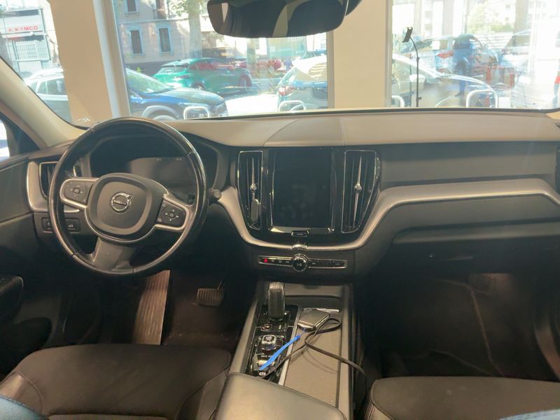 Volvo XC60 2.0 B4 Diesel Mild-Hybrid Momentum Pro AWD 2020 – снимка 17