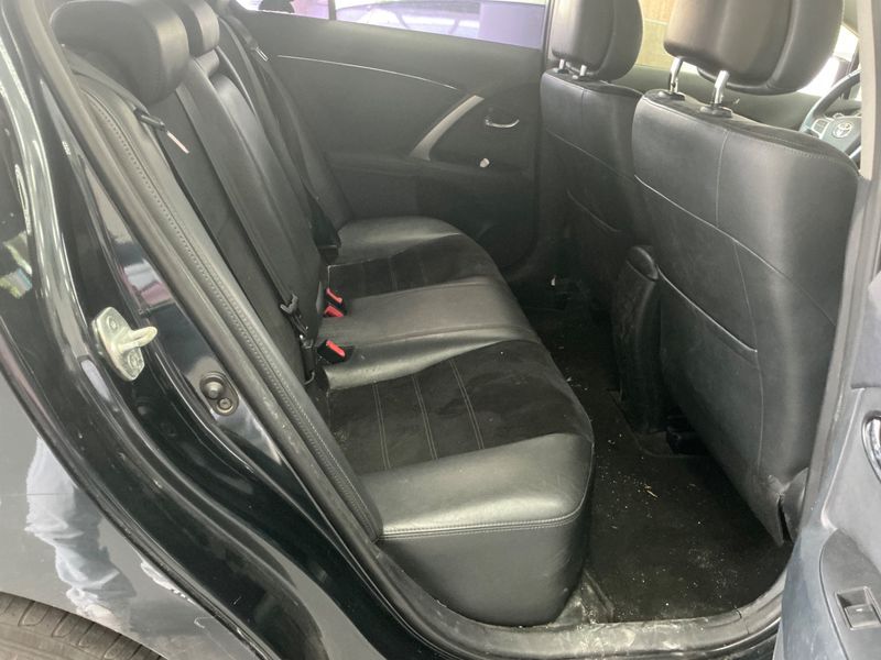 Toyota Avensis 2.0 D-4D Advance 2013 – снимка 19