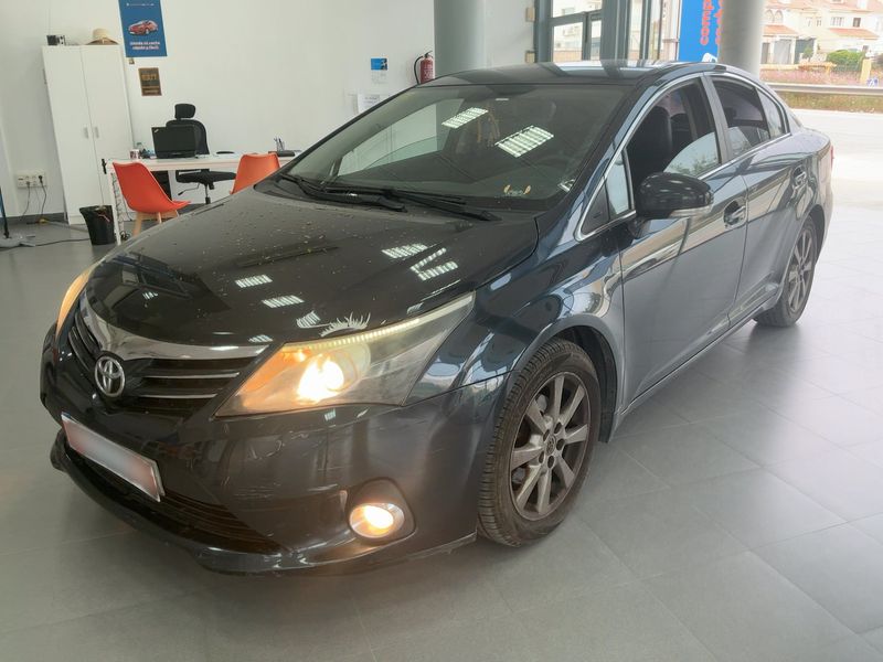Toyota Avensis 2.0 D-4D Advance 2013 – снимка 1