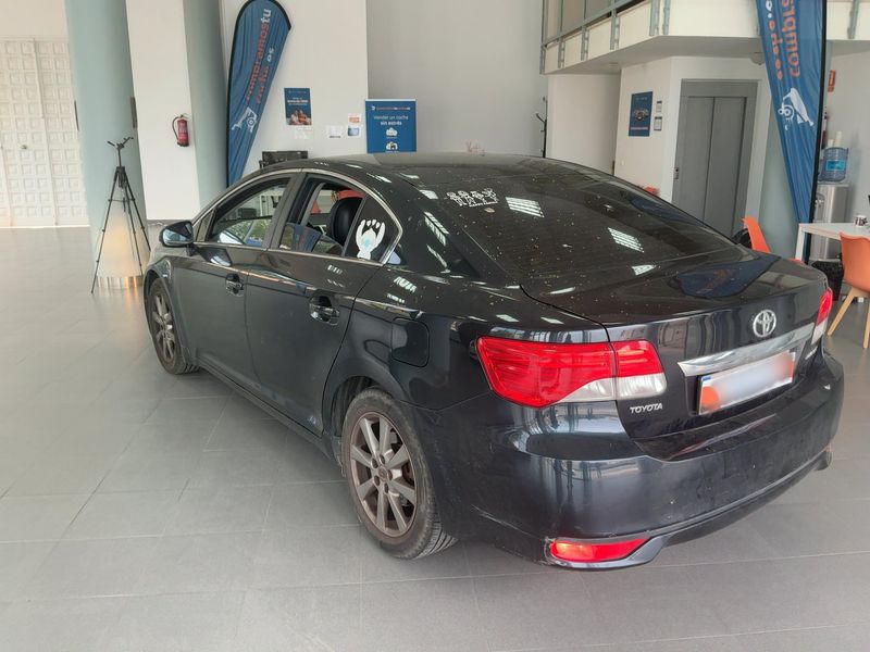 Toyota Avensis 2.0 D-4D Advance 2013 – снимка 6