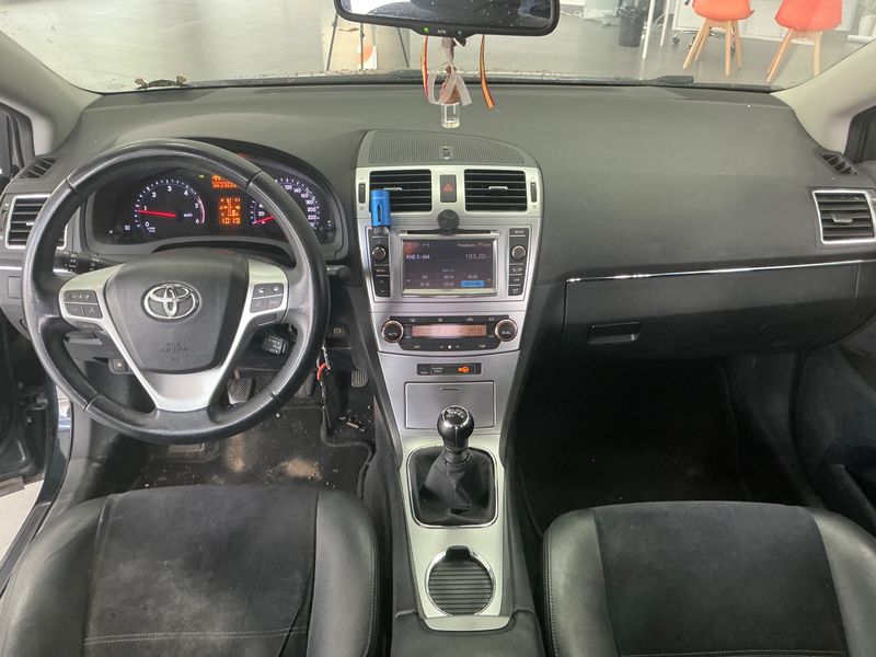 Toyota Avensis 2.0 D-4D Advance 2013 – снимка 17