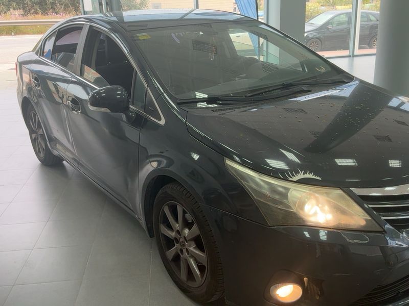 Toyota Avensis 2.0 D-4D Advance 2013 – снимка 12