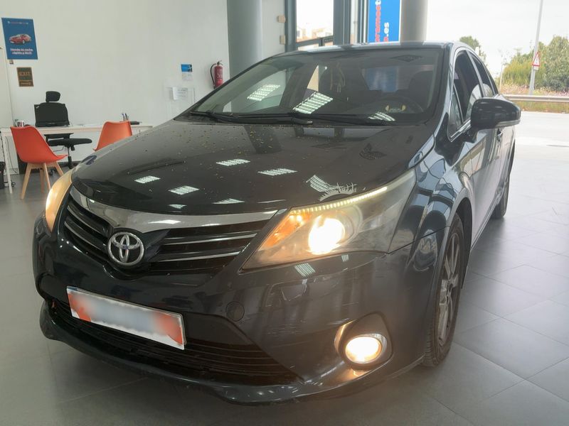 Toyota Avensis 2.0 D-4D Advance 2013 – снимка 2
