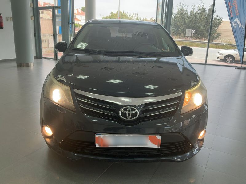 Toyota Avensis 2.0 D-4D Advance 2013 – снимка 14