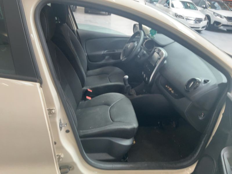 Renault Clio 0.9 Energy Dynamique 2015 – снимка 16
