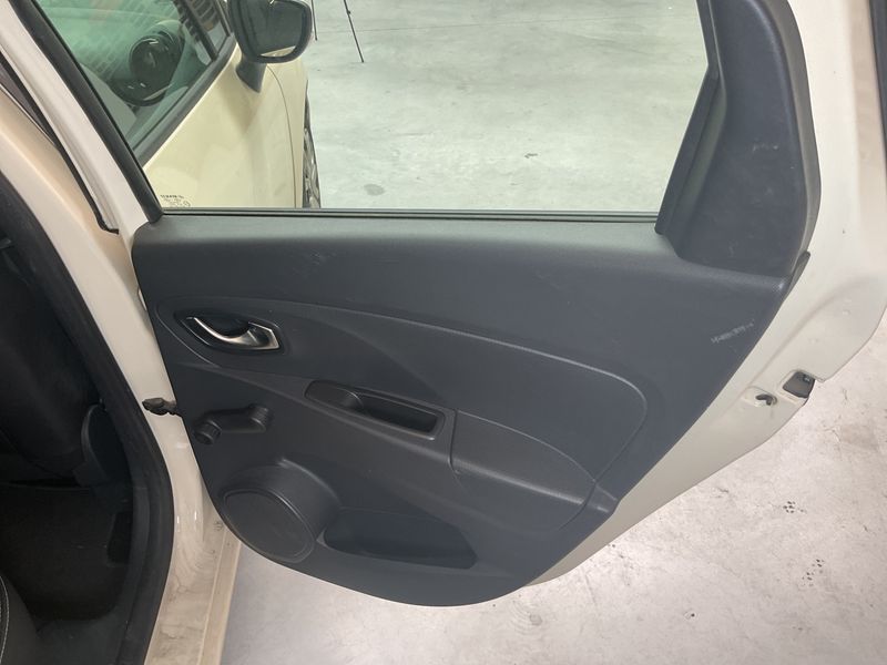 Renault Clio 0.9 Energy Dynamique 2015 – снимка 26