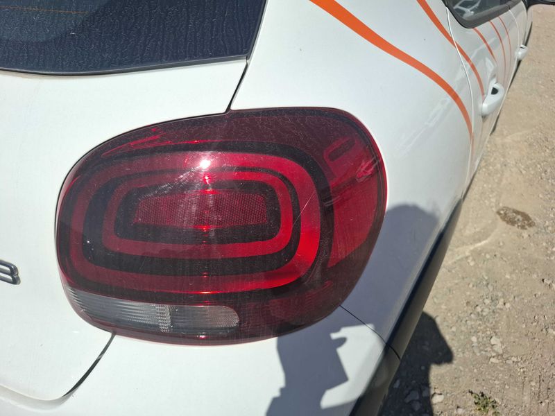 Citroen C3 1.5 Blue-HDi Société Feel Nav 2021 – снимка 42