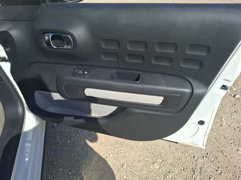 Citroen C3 1.5 Blue-HDi Société Feel Nav 2021 – снимка 38