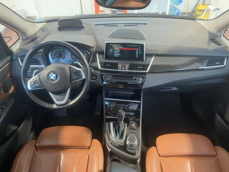 BMW 2er 220d Gran Tourer xDrive Luxury Line 2017 – снимка 18