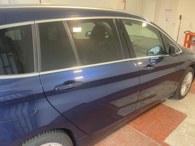 BMW 2er 220d Gran Tourer xDrive Luxury Line 2017 – снимка 10