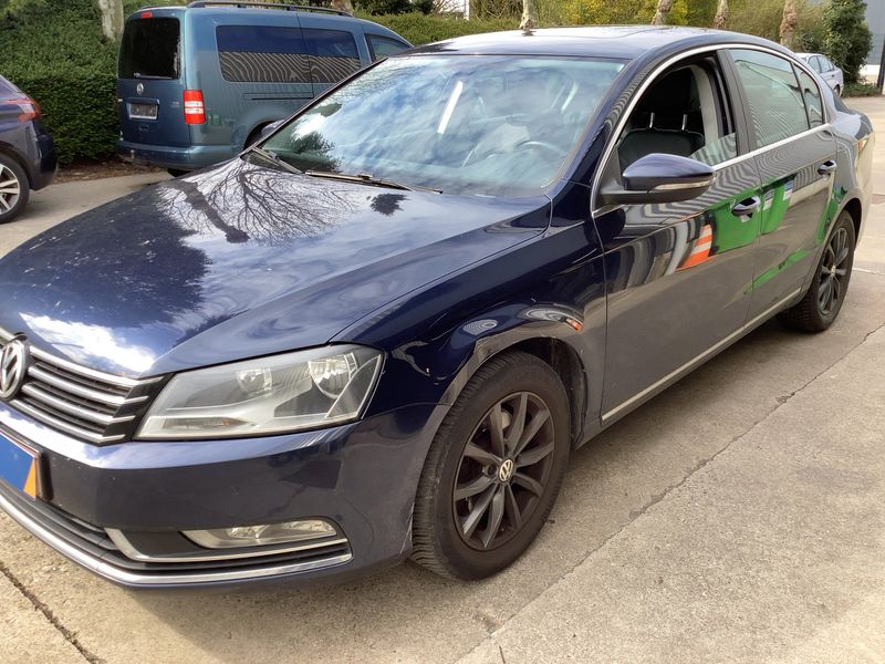 Volkswagen Passat 1.6 TDI Comfortline BlueMotion Tech 2015 – снимка 2