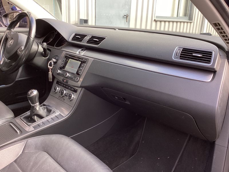 Volkswagen Passat 1.6 TDI Comfortline BlueMotion Tech 2015 – снимка 29